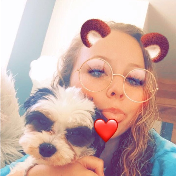 Meet your Posher, Symone - Picture 4 of 4